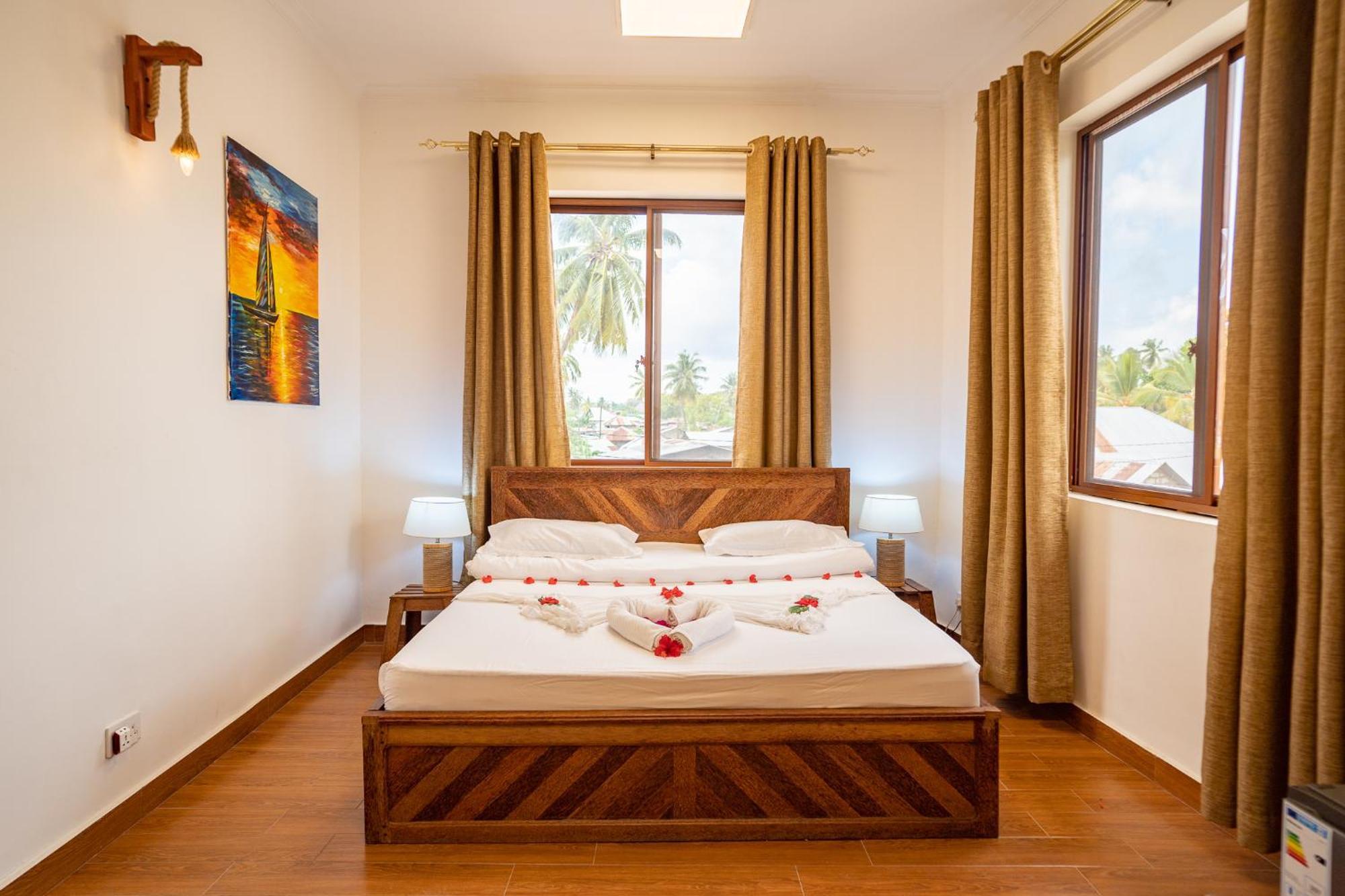 Aurora Beach Hotel Нунгви Экстерьер фото